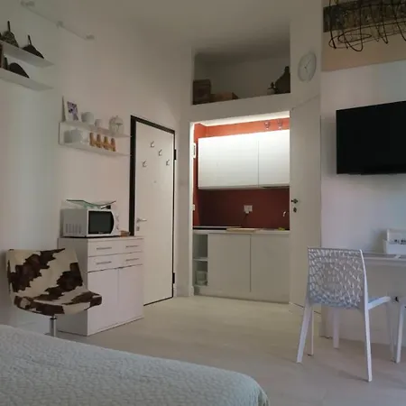 Studio Stazione Certosa Appartamento